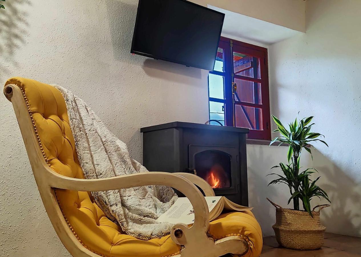Apartamentos Rurales La Laguna Somiedo Valle de Lago Ngoại thất bức ảnh