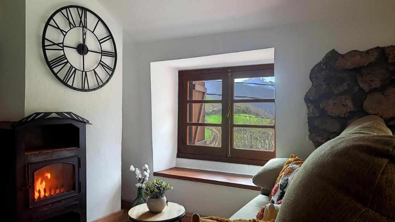 Apartamentos Rurales La Laguna Somiedo Valle de Lago Ngoại thất bức ảnh
