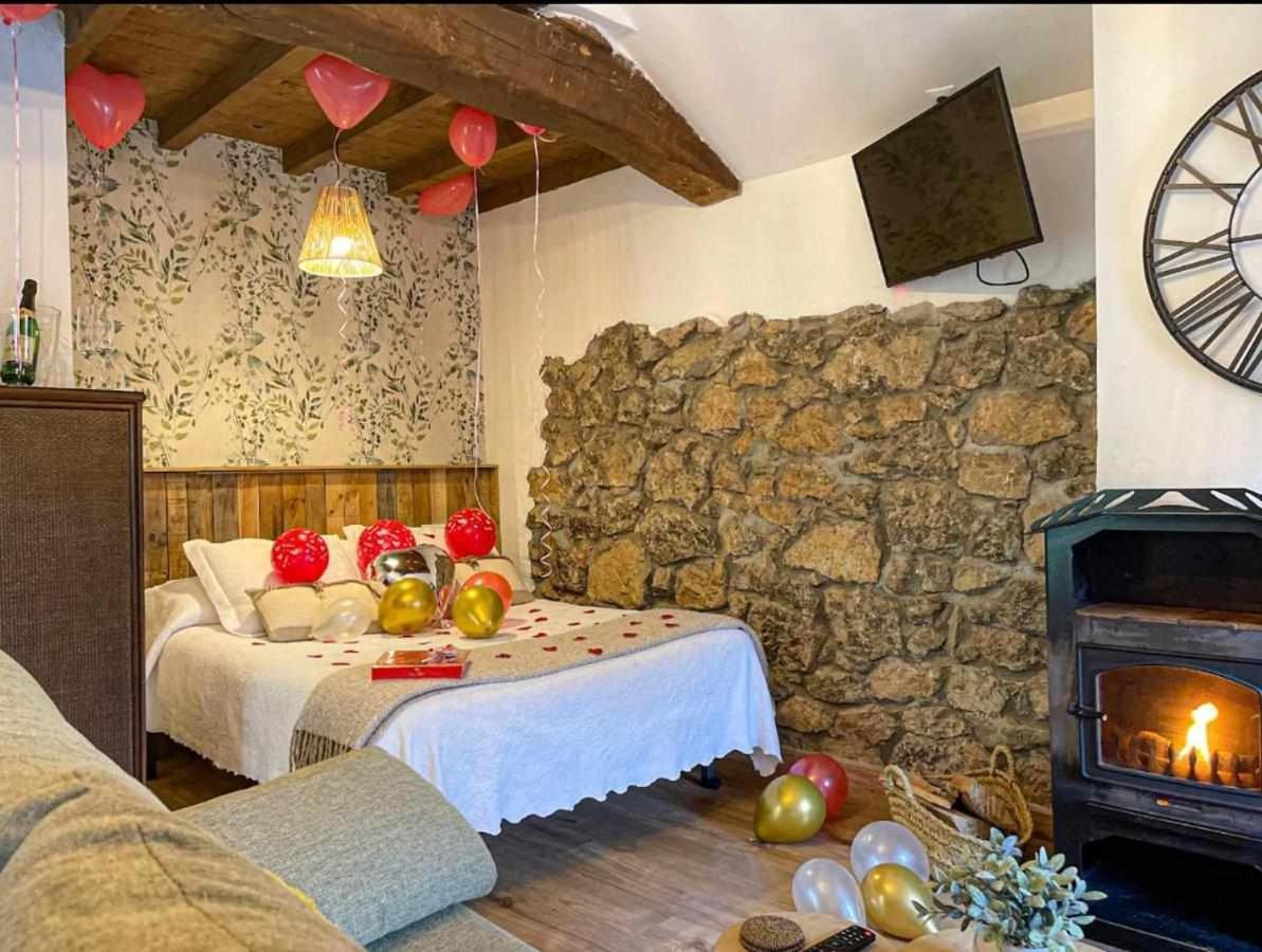 Apartamentos Rurales La Laguna Somiedo Valle de Lago Ngoại thất bức ảnh