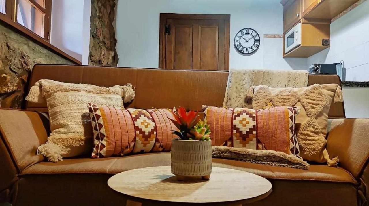 Apartamentos Rurales La Laguna Somiedo Valle de Lago Ngoại thất bức ảnh