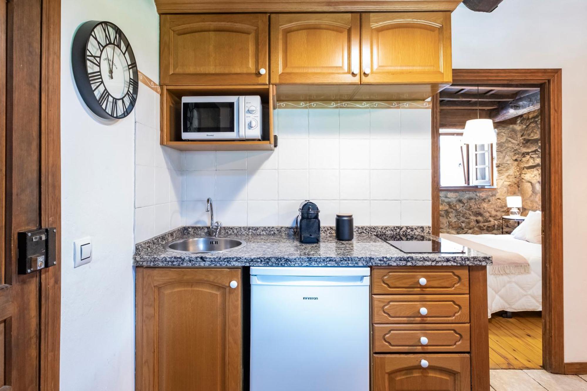 Apartamentos Rurales La Laguna Somiedo Valle de Lago Ngoại thất bức ảnh