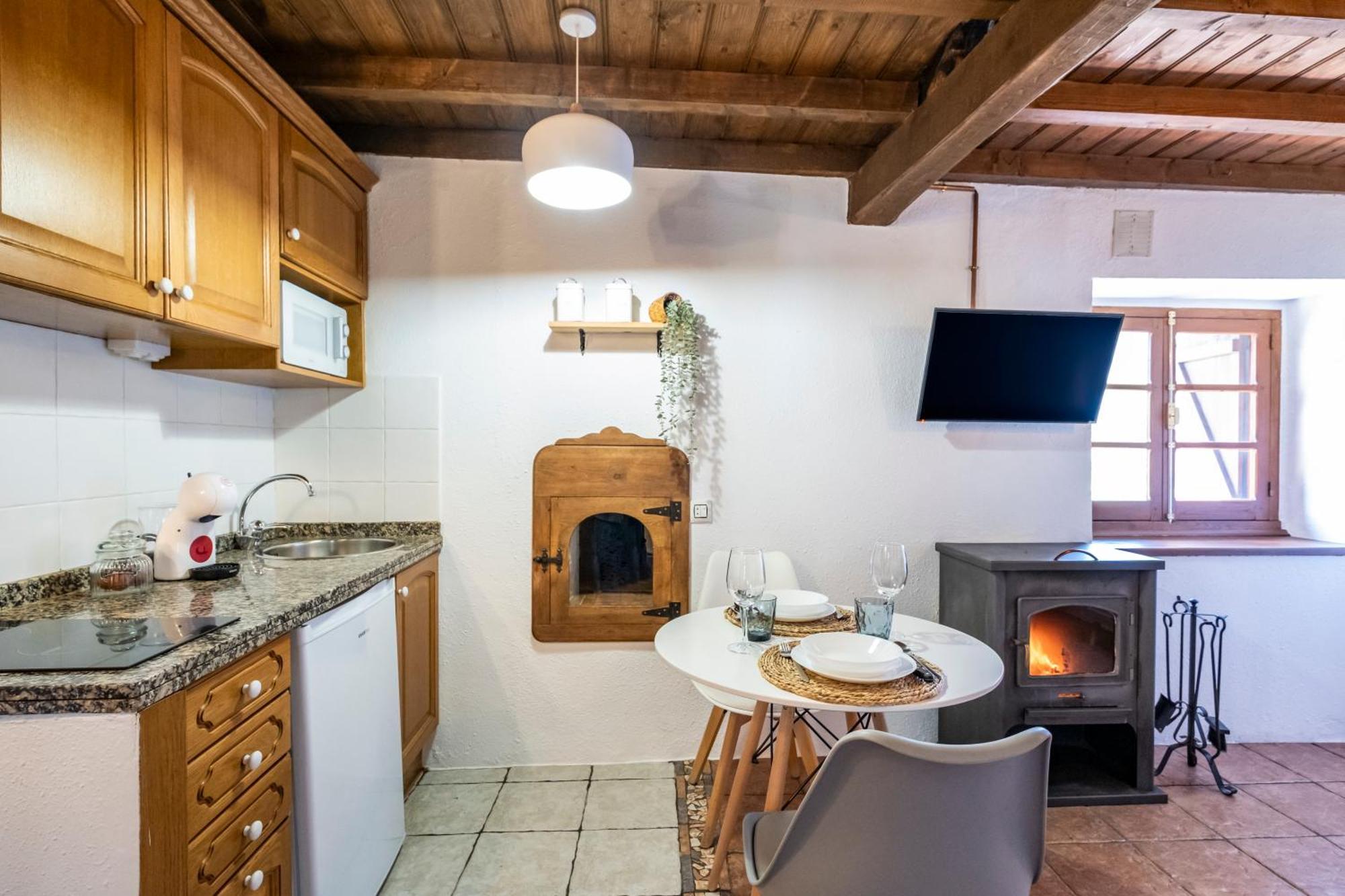 Apartamentos Rurales La Laguna Somiedo Valle de Lago Ngoại thất bức ảnh