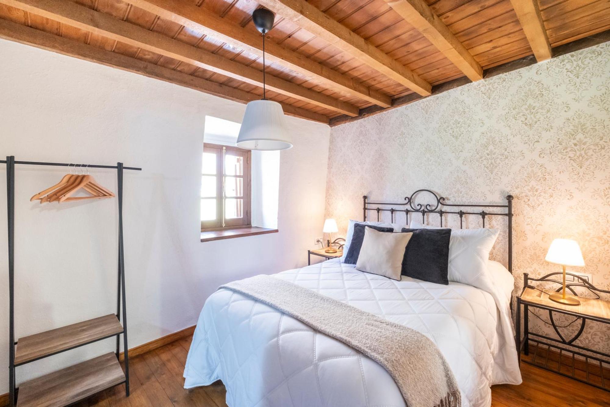 Apartamentos Rurales La Laguna Somiedo Valle de Lago Ngoại thất bức ảnh